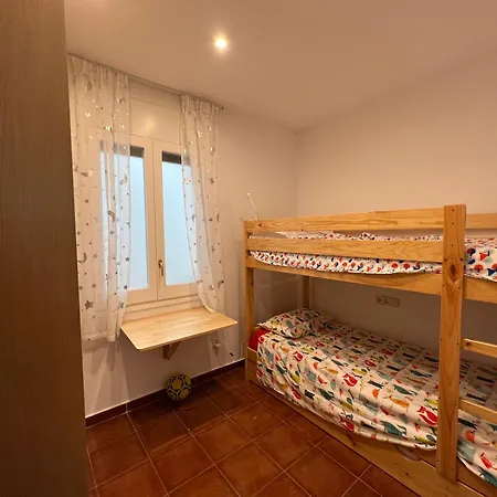 Con Ascensor - 3 En Centro De Tossa Apartman