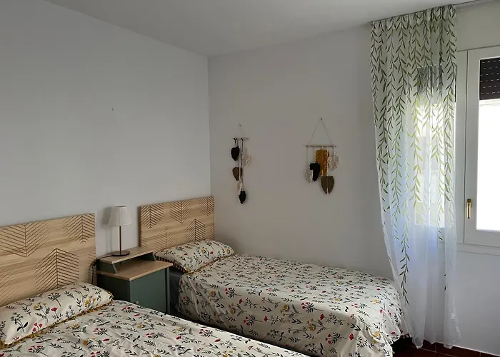 Old Town 100m From - 3 Bedrooms * טוסה דה מאר